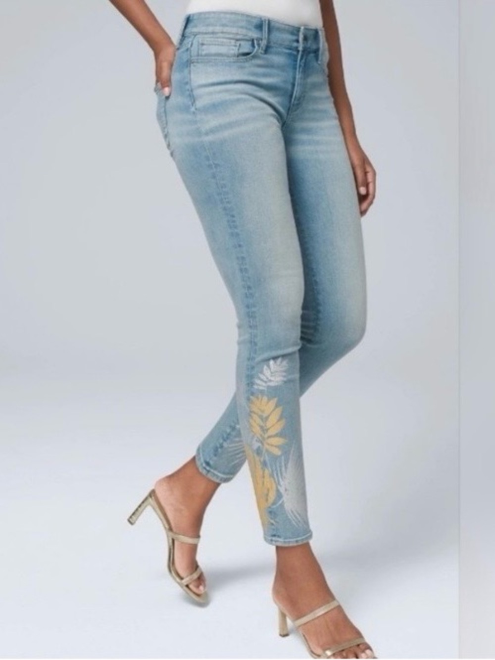 White House Black Market~”The Slim” Stretch Denim Jeans w/metallic accents-Sz 8